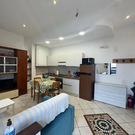 Casa Mare - Bilocale Sul Lungomare Di Daire