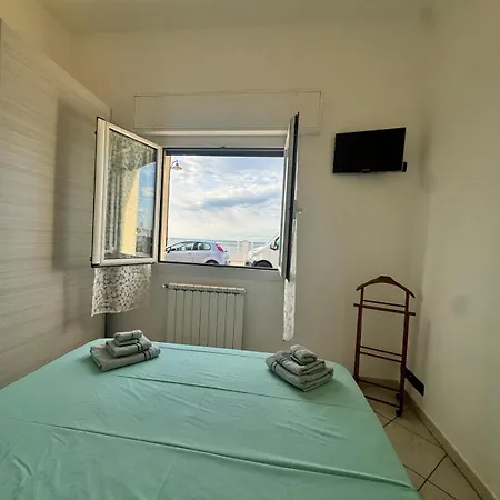 Casa Mare - Bilocale Sul Lungomare Di *