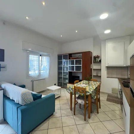 Casa Mare - Bilocale Sul Lungomare Di Apartment
