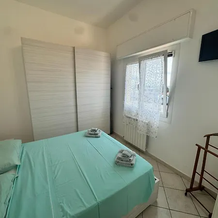 Casa Mare - Bilocale Sul Lungomare Di * סנטו סטפנו אל מארה