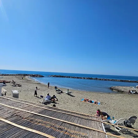 Casa Mare - Bilocale Sul Lungomare Di Daire