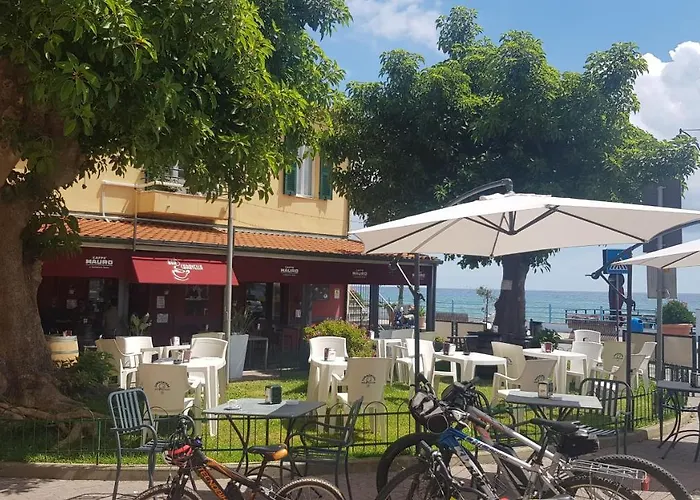 Casa Mare - Bilocale Sul Lungomare Di Lejlighed
