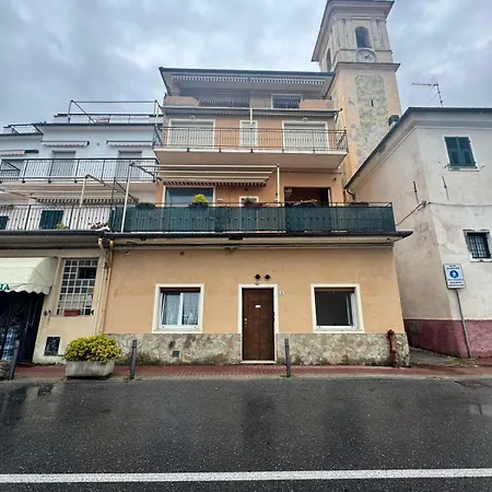 Casa Mare - Bilocale Sul Lungomare Di Apartmán Santo Stefano al Mare
