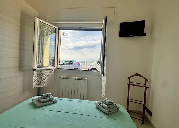Casa Mare - Bilocale Sul Lungomare Di *