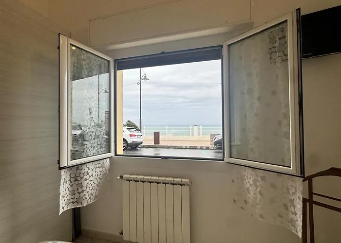 Casa Mare - Bilocale Sul Lungomare Di *