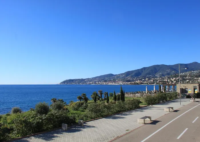 Casa Mare - Bilocale Sul Lungomare Di Apartamento Santo Stefano al Mare